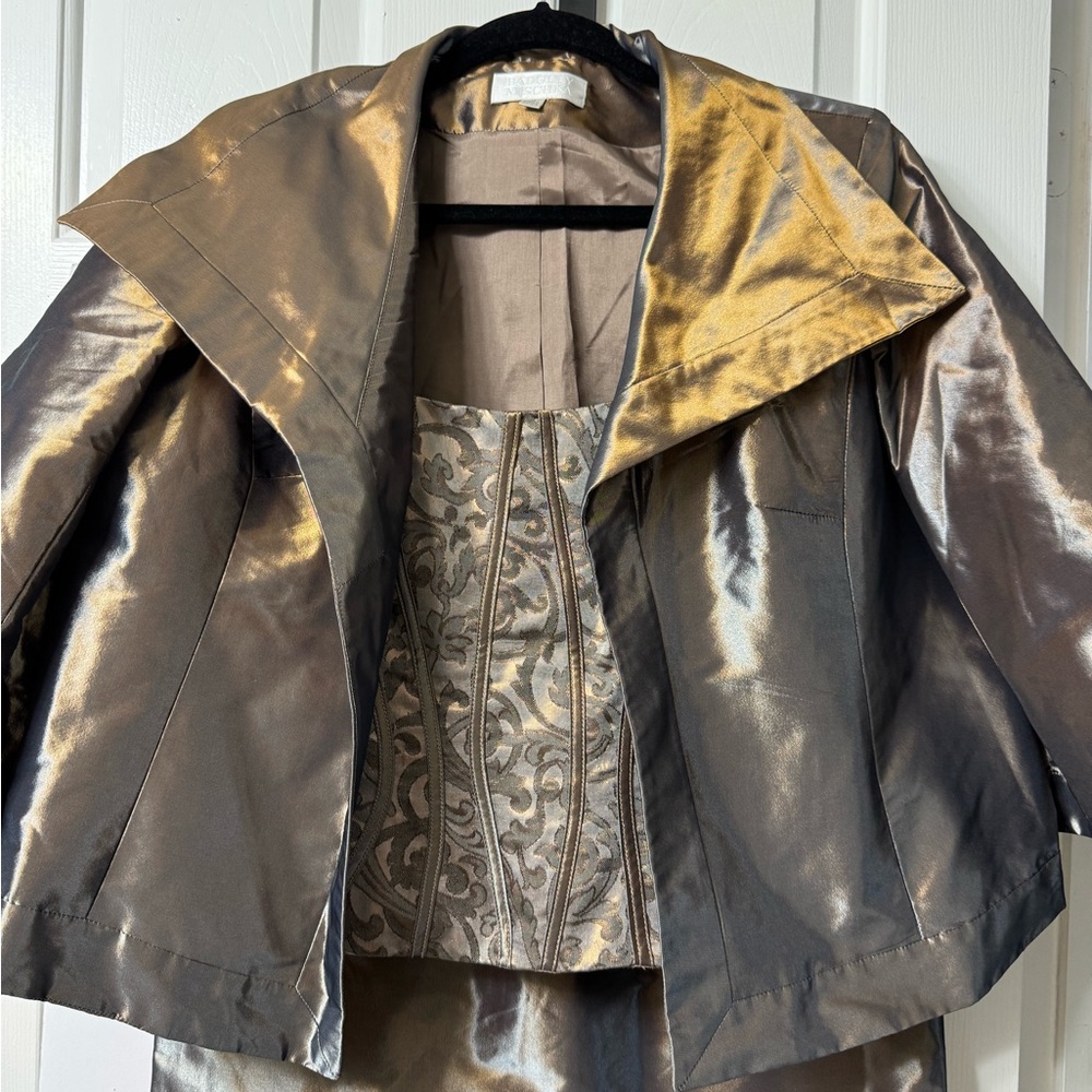 #333-9 Badgley Mischka 3 Pc Suit Bronze 8 skirt Straight, Jacket Open Front NWOT - Picture 3 of 16
